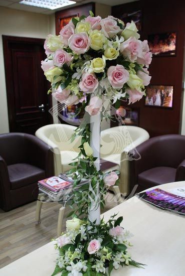 Fresh delicate flower petals decoration by event management agencies in Dubai